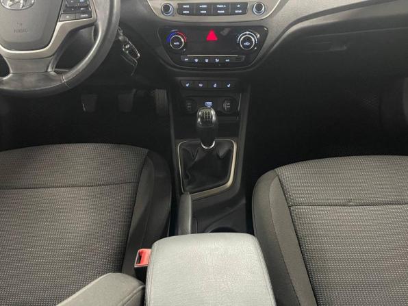 Hyundai Solaris II с пробегом 2019 года, цена 1 299 000 рублей, 120000 км, седан, Автокод Объявления
