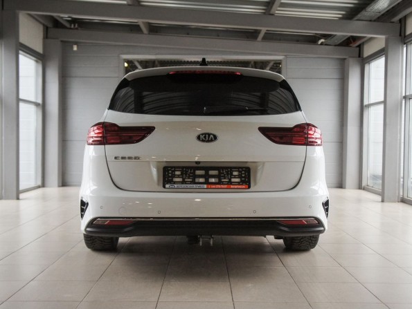 Kia Ceed III с пробегом 2018 года, цена 1 625 000 рублей, 142000 км, универсал, Автокод Объявления
