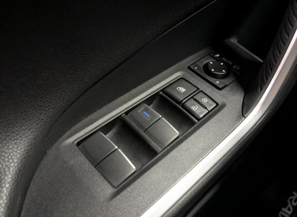 Toyota RAV4 V (XA50) с пробегом 2022 года, цена 3 650 000 рублей, 90558 км, внедорожник, Автокод Объявления