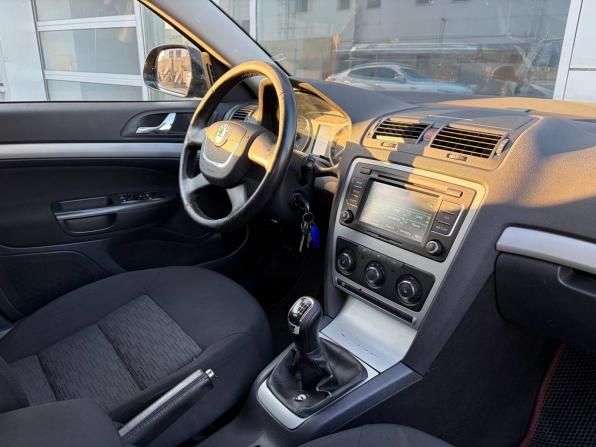 Skoda Octavia II (A5) Рестайлинг с пробегом 2012 года, цена 655 000 рублей, 173400 км, лифтбек, Автокод Объявления