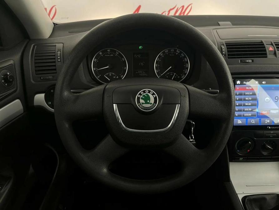 Skoda Octavia II (A5) Рестайлинг Псков  - изображение 11