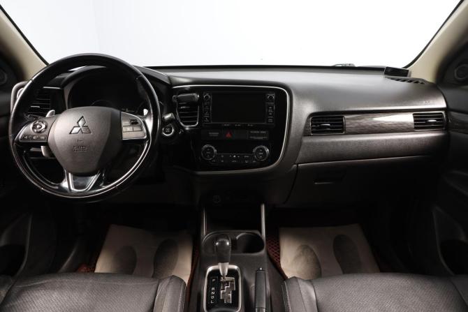 Mitsubishi Outlander III Рестайлинг 2 с пробегом 2015 года, цена 1 969 000 рублей, 320312 км, внедорожник, Автокод Объявления
