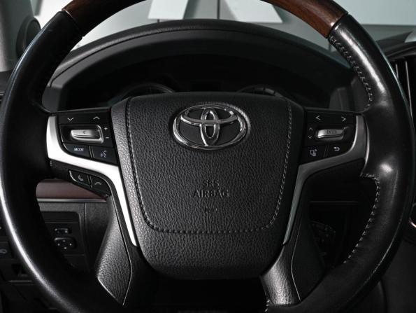 Toyota Land Cruiser 200 Series Рестайлинг 2 с пробегом 2019 года, цена 7 799 000 рублей, 157312 км, внедорожник, Автокод Объявления