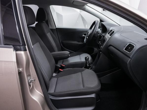 Volkswagen Polo V Рестайлинг с пробегом 2016 года, цена 925 000 рублей, 165112 км, седан, Автокод Объявления