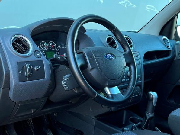 Ford Fusion I Рестайлинг с пробегом 2007 года, цена 498 400 рублей, 109492 км, хэтчбек, Автокод Объявления