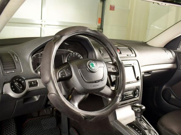 Skoda Octavia II (A5) Рестайлинг с пробегом 2012 года, цена 995 995 рублей, 186578 км, лифтбек, Автокод Объявления