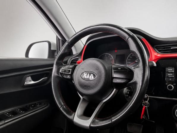 Kia Rio IV Рестайлинг с пробегом 2021 года, цена 1 529 000 рублей, 137000 км, хэтчбек, Автокод Объявления
