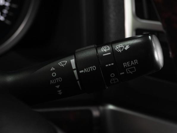 Toyota Land Cruiser 200 Series Рестайлинг 1 с пробегом 2012 года, цена 2 949 000 рублей, 385132 км, внедорожник, Автокод Объявления