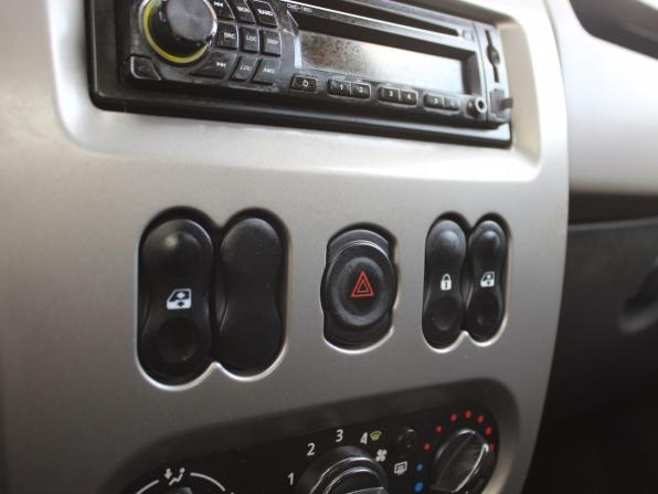 Renault Sandero I с пробегом 2013 года, цена 379 000 рублей, 225301 км, хэтчбек, Автокод Объявления