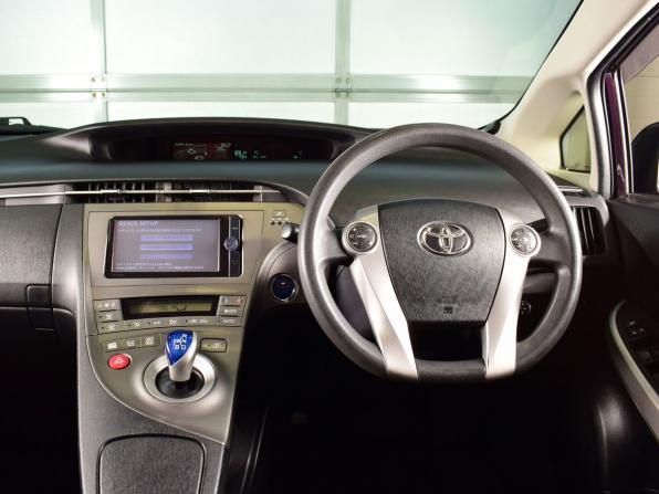 Toyota Prius III Рестайлинг (XW30) с пробегом 2015 года, цена 1 099 999 рублей, 164326 км, лифтбек, Автокод Объявления