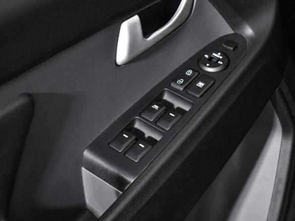 Kia Sportage III с пробегом 2012 года, цена 1 040 000 рублей, 186000 км, внедорожник, Автокод Объявления