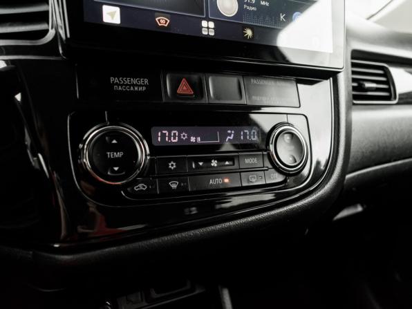 Mitsubishi Outlander III Рестайлинг 2 с пробегом 2016 года, цена 1 780 000 рублей, 209444 км, внедорожник, Автокод Объявления