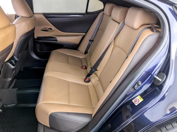Lexus ES VII с пробегом 2019 года, цена 3 100 000 рублей, 155705 км, седан, Автокод Объявления