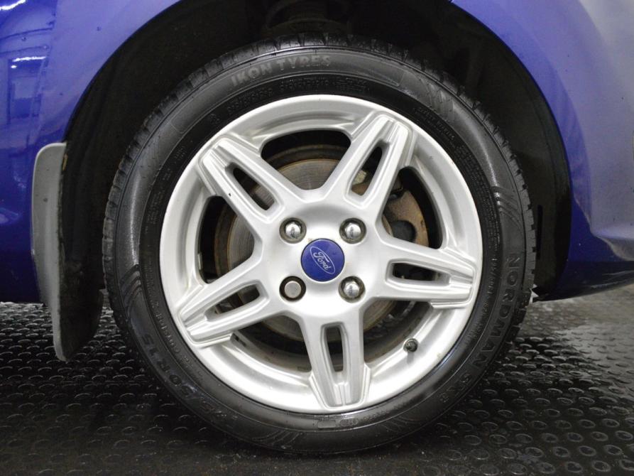Ford Fiesta Mk6 Рестайлинг Санкт-Петербург  - изображение 9