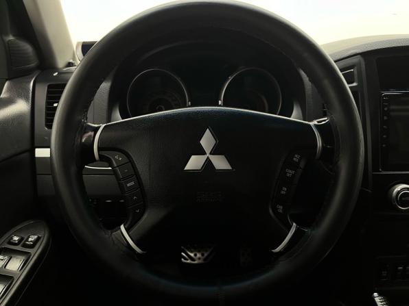 Mitsubishi Pajero IV Рестайлинг 1 с пробегом 2011 года, цена 1 689 000 рублей, 259859 км, внедорожник, Автокод Объявления