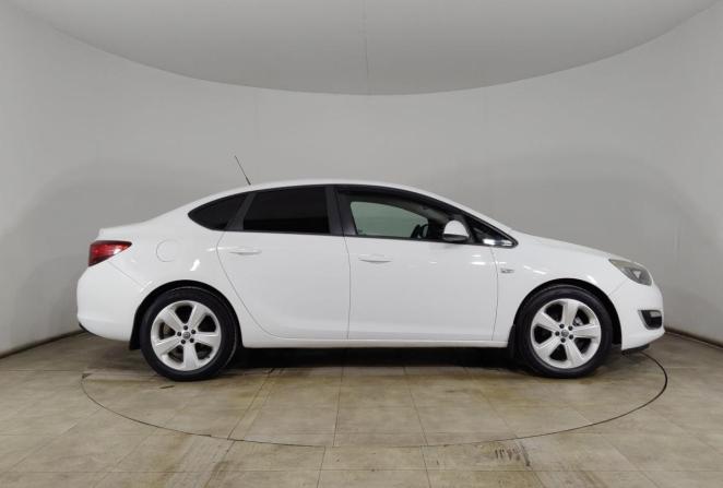 Opel Astra H Рестайлинг с пробегом 2013 года, цена 599 000 рублей, 170351 км, седан, Автокод Объявления