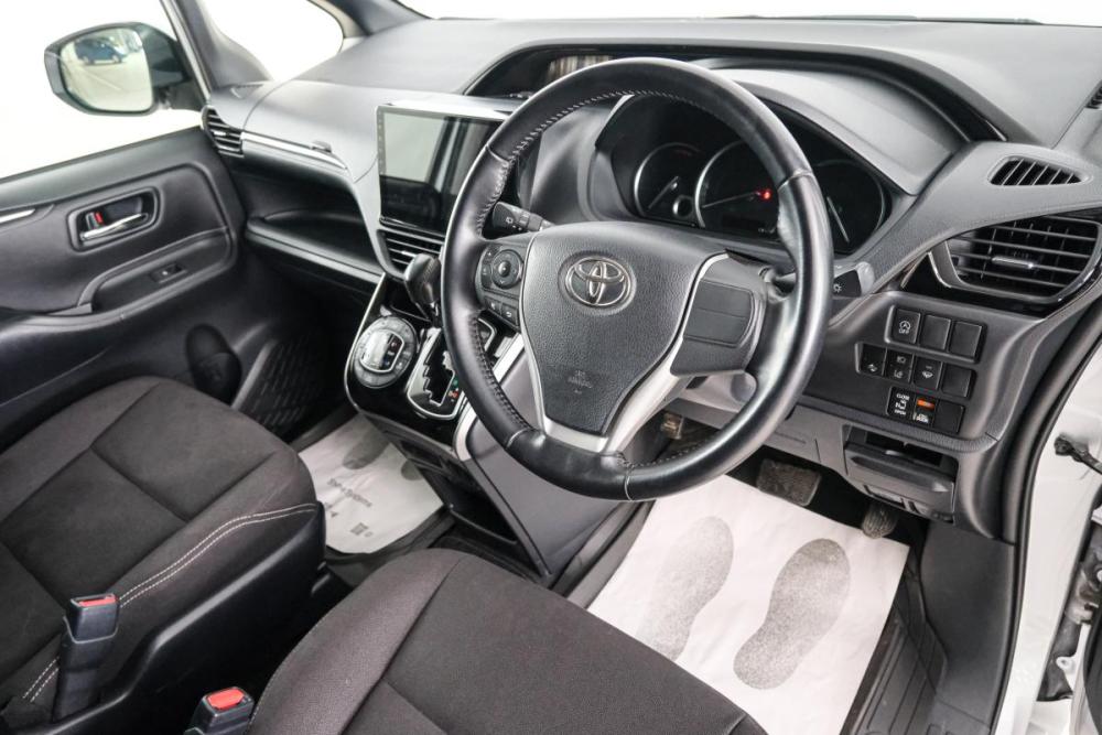 Toyota Esquire I Красноярск  - изображение 9