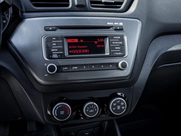 Kia Rio III Рестайлинг с пробегом 2015 года, цена 989 000 рублей, 145000 км, хэтчбек, Автокод Объявления