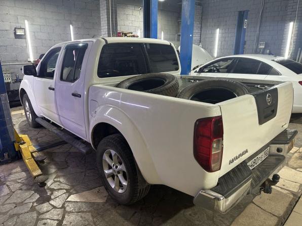 Nissan Navara (Frontier) III (D40) Рестайлинг с пробегом 2013 года, цена 1 300 000 рублей, 296341 км, offers.body_type.unknown, Автокод Объявления