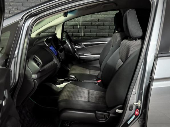 Honda Fit III Рестайлинг с пробегом 2018 года, цена 1 340 000 рублей, 131368 км, хэтчбек, Автокод Объявления