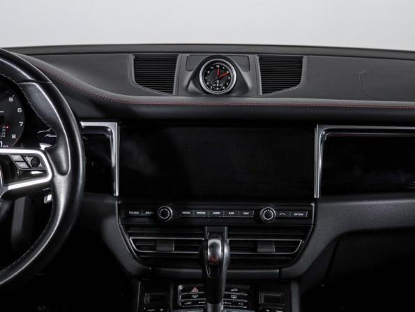 Porsche Macan I Рестайлинг 2 с пробегом 2021 года, цена 5 672 500 рублей, 33335 км, внедорожник, Автокод Объявления