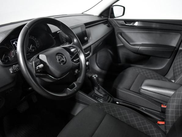 Skoda Rapid II с пробегом 2021 года, цена 1 691 000 рублей, 83835 км, лифтбек, Автокод Объявления