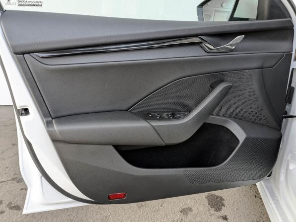 Skoda Octavia IV (A8) с пробегом 2021 года, цена 2 315 000 рублей, 87506 км, лифтбек, Автокод Объявления