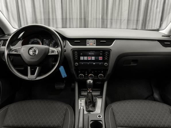 Skoda Octavia III (A7) Рестайлинг с пробегом 2018 года, цена 1 990 000 рублей, 91414 км, лифтбек, Автокод Объявления
