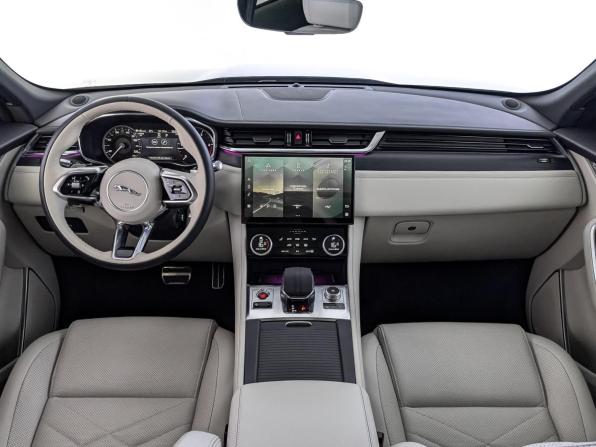 Jaguar F-Pace I Рестайлинг с пробегом 2022 года, цена 5 500 000 рублей, 43762 км, внедорожник, Автокод Объявления