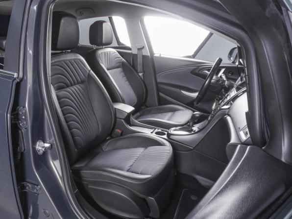 Opel Astra J Рестайлинг с пробегом 2013 года, цена 1 040 000 рублей, 122006 км, седан, Автокод Объявления
