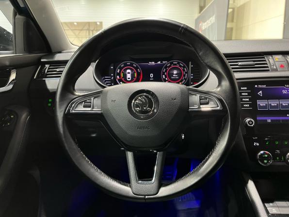 Skoda Octavia III (A7) Рестайлинг с пробегом 2019 года, цена 1 944 000 рублей, 141780 км, лифтбек, Автокод Объявления
