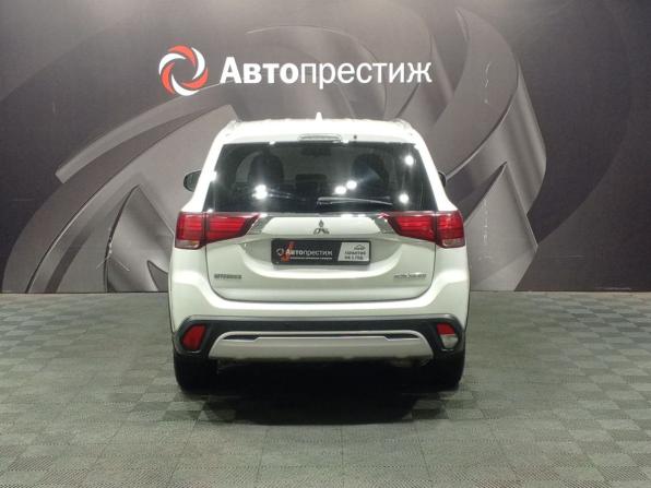 Mitsubishi Outlander III Рестайлинг 3 с пробегом 2019 года, цена 1 625 000 рублей, 188000 км, внедорожник, Автокод Объявления