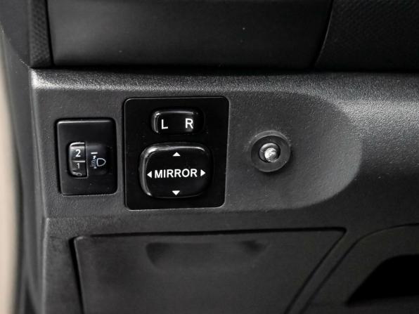 Toyota Yaris II Рестайлинг с пробегом 2010 года, цена 500 000 рублей, 220494 км, хэтчбек, Автокод Объявления