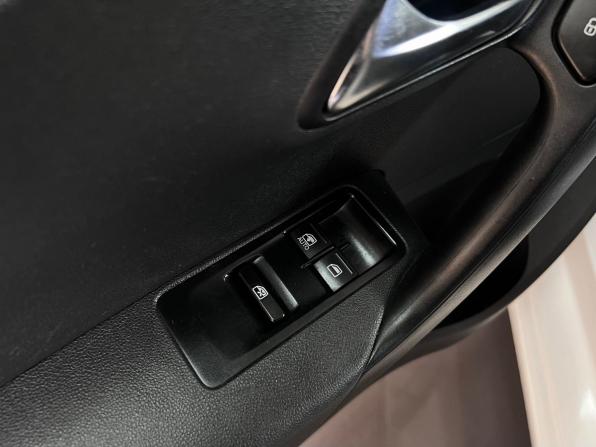 Volkswagen Polo V с пробегом 2012 года, цена 795 000 рублей, 190938 км, седан, Автокод Объявления