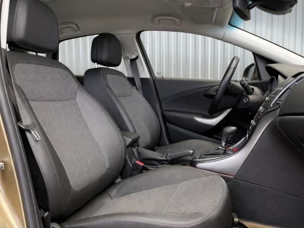 Opel Astra J Рестайлинг с пробегом 2012 года, цена 897 000 рублей, 107928 км, хэтчбек, Автокод Объявления