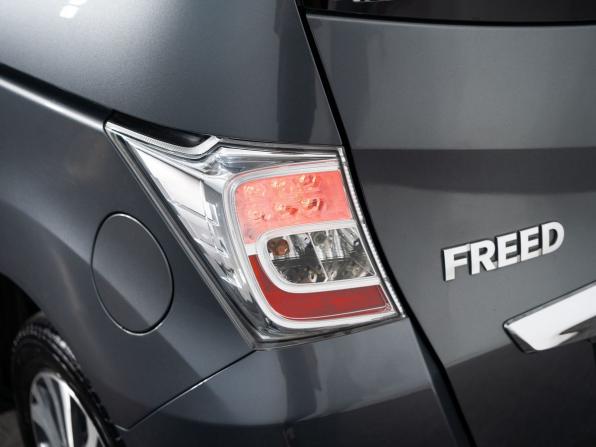 Honda Freed I Рестайлинг с пробегом 2012 года, цена 1 175 000 рублей, 202131 км, компактвэн, Автокод Объявления