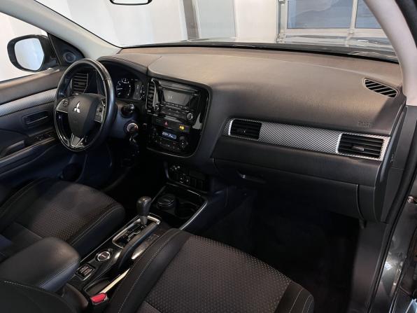 Mitsubishi Outlander III Рестайлинг 2 с пробегом 2017 года, цена 1 737 000 рублей, 129159 км, внедорожник, Автокод Объявления