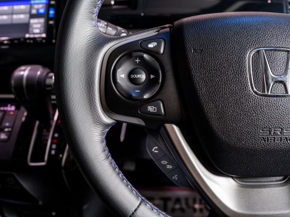 Honda Stepwgn V Рестайлинг с пробегом 2019 года, цена 2 270 000 рублей, 68600 км, минивэн, Автокод Объявления
