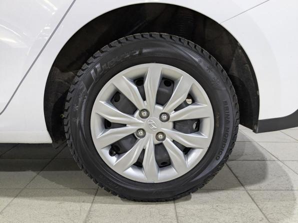 Hyundai Solaris II Рестайлинг с пробегом 2022 года, цена 1 660 000 рублей, 63919 км, седан, Автокод Объявления