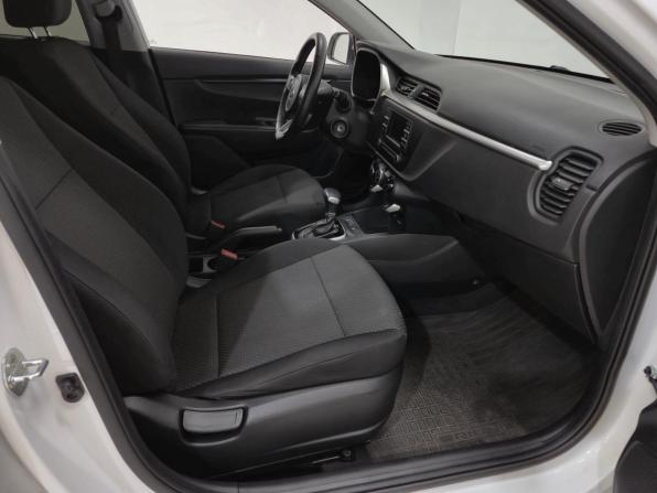 Kia Rio IV Рестайлинг с пробегом 2021 года, цена 1 700 000 рублей, 74874 км, хэтчбек, Автокод Объявления