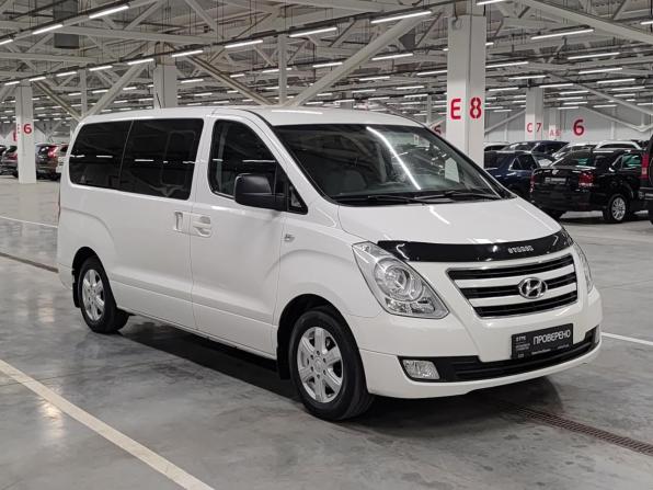 Hyundai H-1 II Рестайлинг с пробегом 2015 года, цена 1 699 000 рублей, 281157 км, минивэн, Автокод Объявления