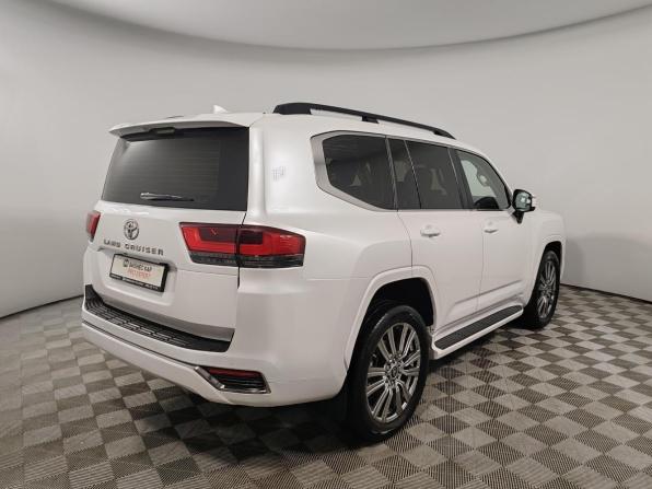 Toyota Land Cruiser 300 Series с пробегом 2022 года, цена 9 999 000 рублей, 45930 км, внедорожник, Автокод Объявления