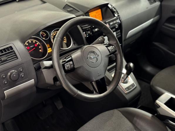 Opel Zafira B Рестайлинг с пробегом 2011 года, цена 750 000 рублей, 130967 км, компактвэн, Автокод Объявления
