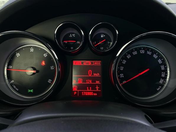 Opel Insignia I с пробегом 2013 года, цена 900 000 рублей, 176580 км, седан, Автокод Объявления