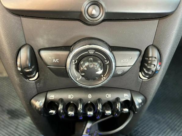Mini Hatch II (R56) Рестайлинг с пробегом 2013 года, цена 913 750 рублей, 189475 км, хэтчбек, Автокод Объявления