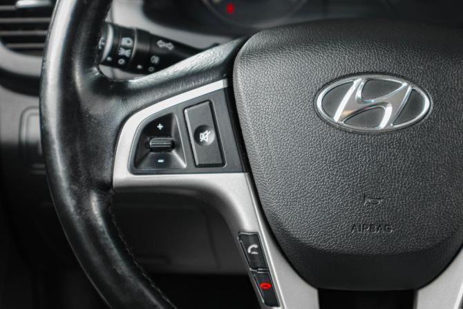Hyundai Solaris I с пробегом 2014 года, цена 799 000 рублей, 168593 км, седан, Автокод Объявления