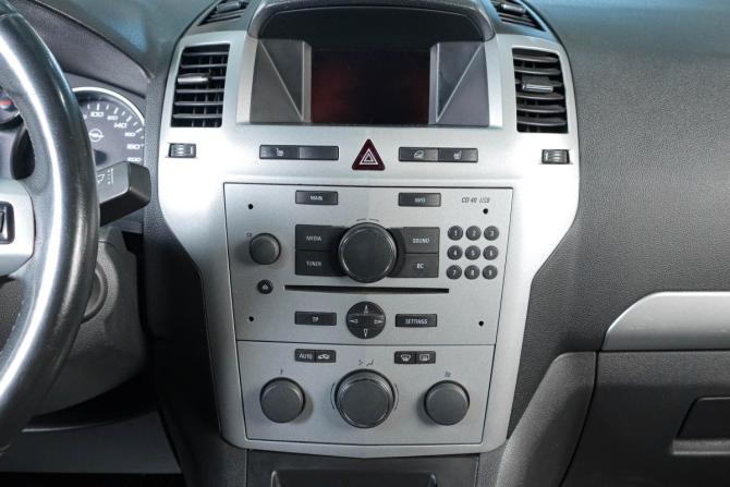 Opel Zafira B Рестайлинг с пробегом 2013 года, цена 939 000 рублей, 291356 км, компактвэн, Автокод Объявления