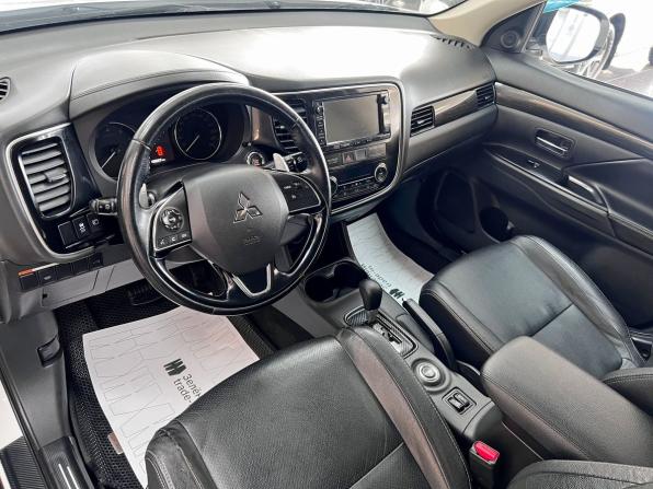 Mitsubishi Outlander III Рестайлинг 2 с пробегом 2016 года, цена 1 850 000 рублей, 108667 км, внедорожник, Автокод Объявления