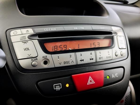 Peugeot 107 I Рестайлинг 2 с пробегом 2013 года, цена 650 000 рублей, 82869 км, хэтчбек, Автокод Объявления