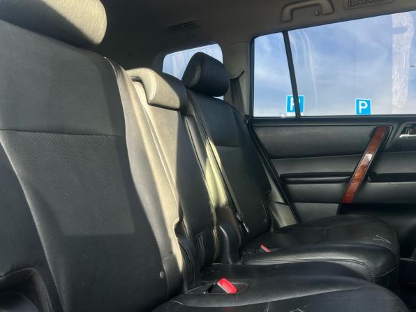Toyota Highlander II (XU40) Рестайлинг с пробегом 2012 года, цена 1 699 000 рублей, 198000 км, внедорожник, Автокод Объявления